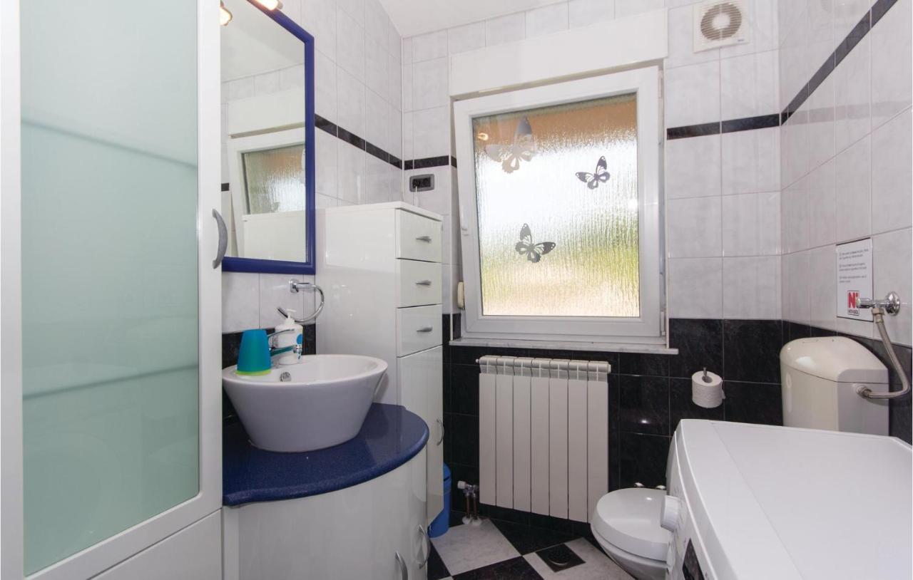 Stunning Home In Pula With Kitchen * Pula