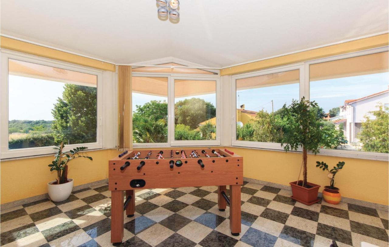 Stunning Home In Pula With Kitchen Holiday home Pula